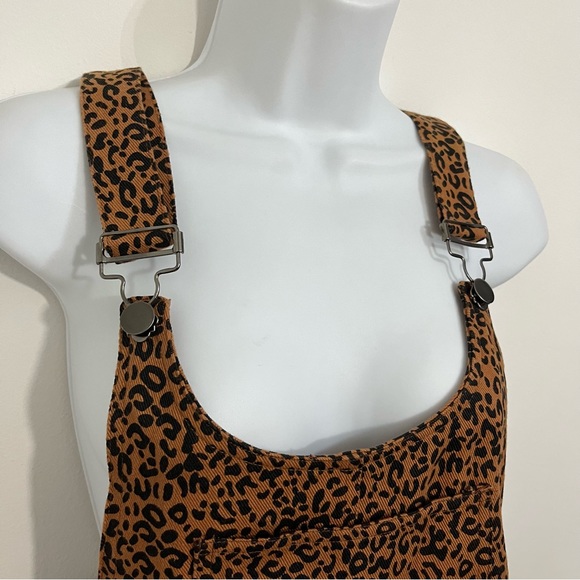 Leopard overalls dress by Forever 21 is NWT. Size Large - Picture 4 of 13